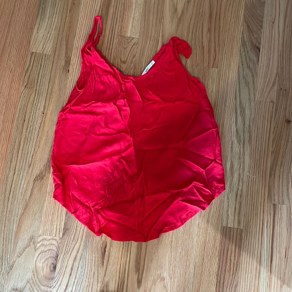 Low back tank